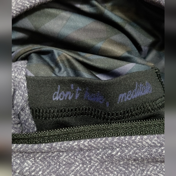 Lululemon down wrap - Picture 5 of 5